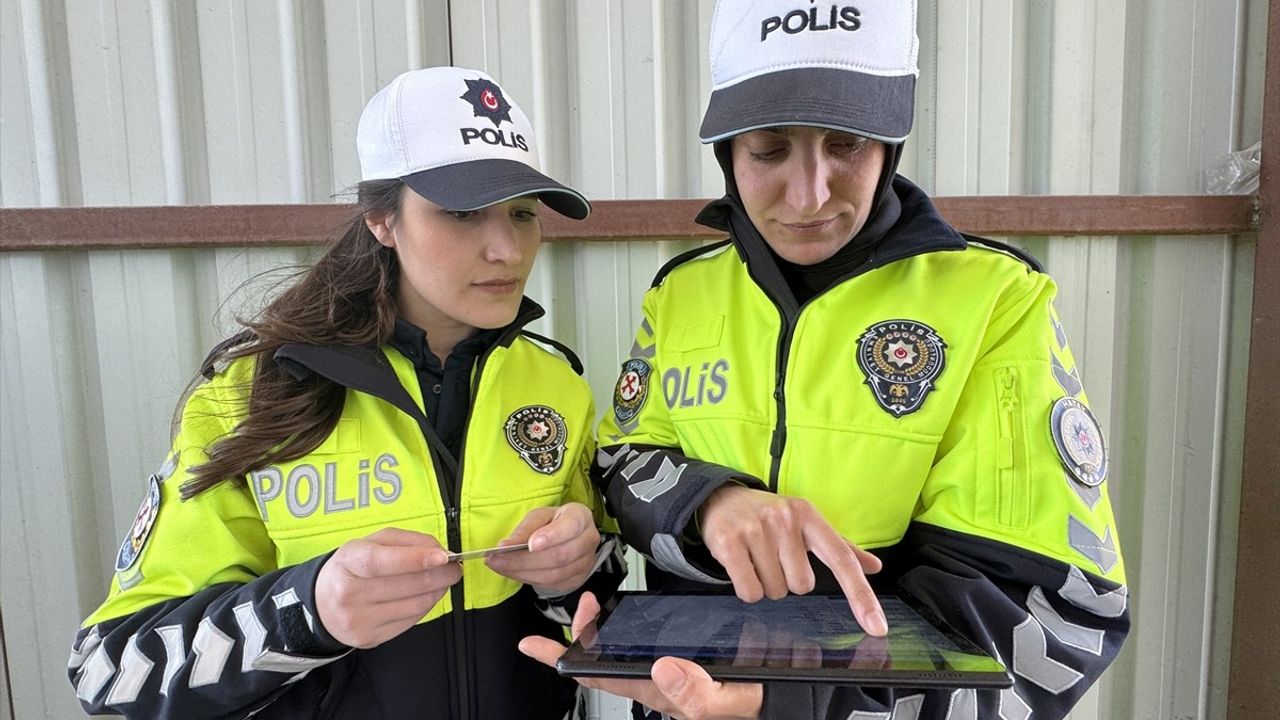 Hatay'ın Kadın Trafik Polisi: Güçlü Bir Örnek