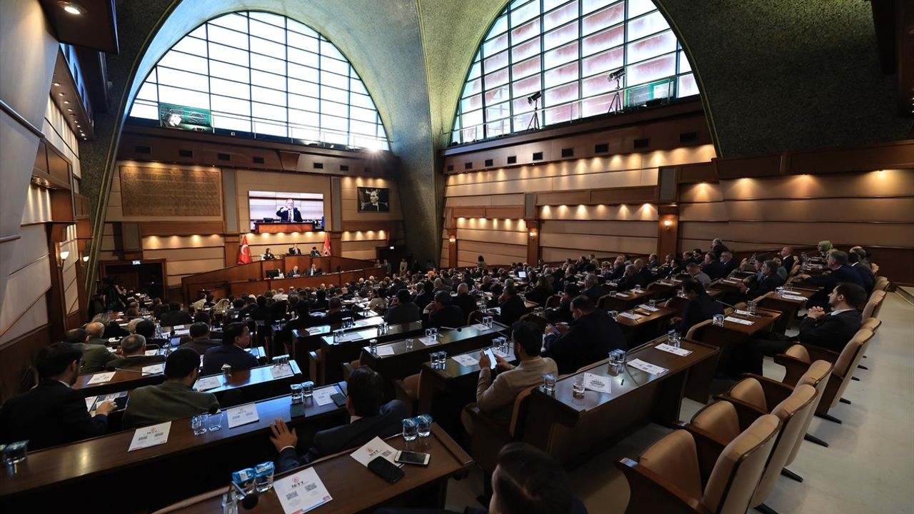 İBB Meclisinde İhalelere İlişkin Soru Önergeleri Reddedildi