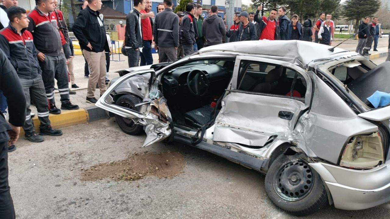 Isparta'da Trafik Kazası: 1 Ölü, 3 Yaralı