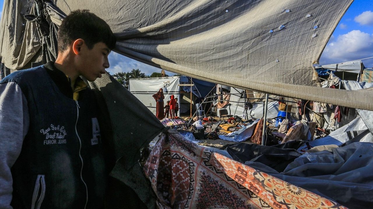 İsrail'in Gazze'ye Saldırıları: 8 Filistinli Hayatını Kaybetti