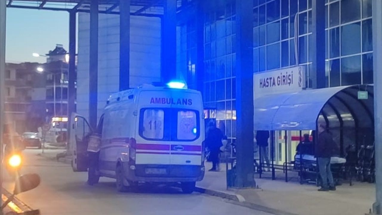 İzmir'de Bıçaklı Kavga: 1 Yaralı