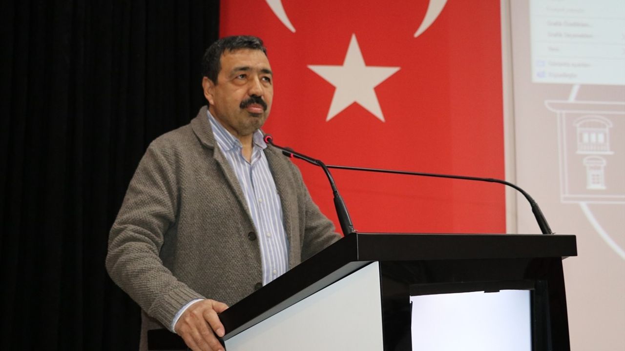 İzmir'de Liseler Arası Meclis Simülasyonu Başladı
