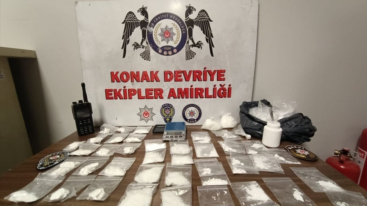 İzmir'de Uyuşturucu Operasyonu: İki Şüpheli Tutuklandı