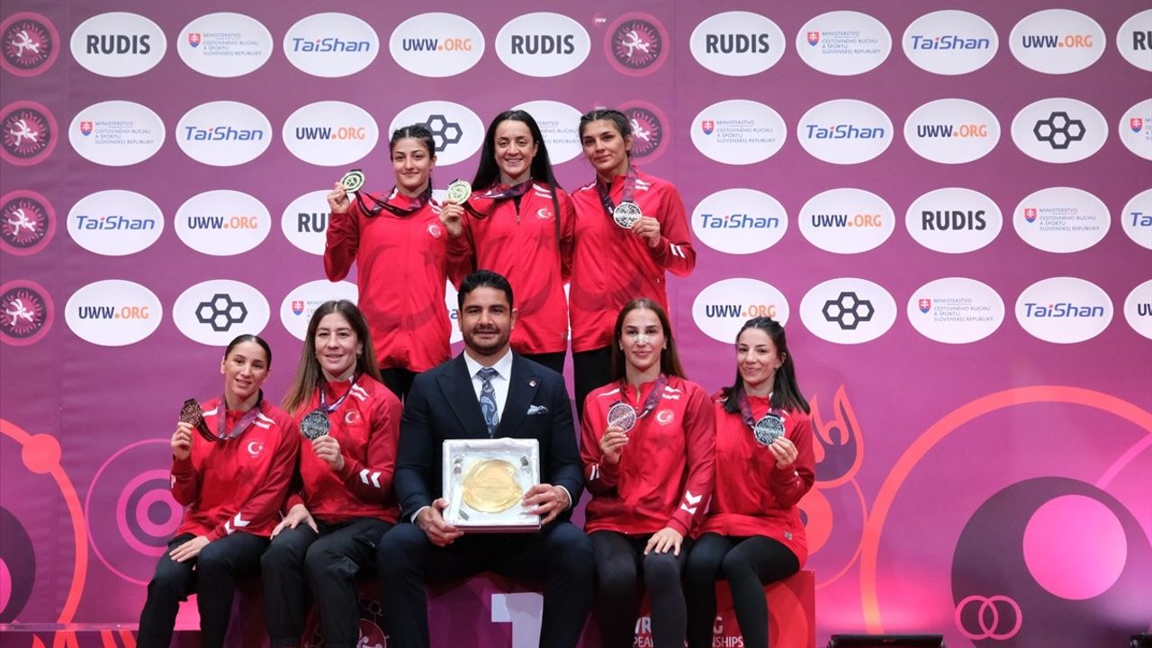 Kadın Güreş Milli Takımı Avrupa İkincisi Oldu