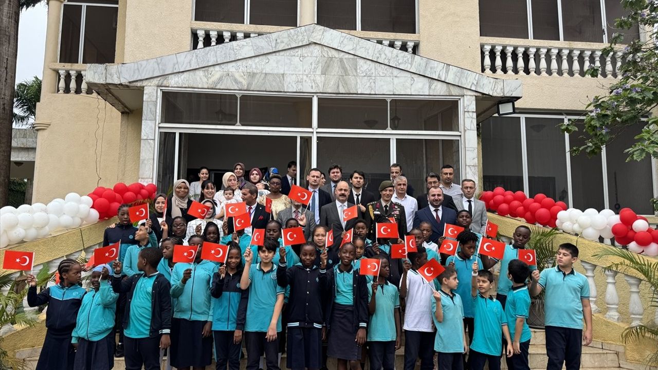 Kamerun'da 23 Nisan Ulusal Egemenlik ve Çocuk Bayramı Coşkuyla Kutlandı