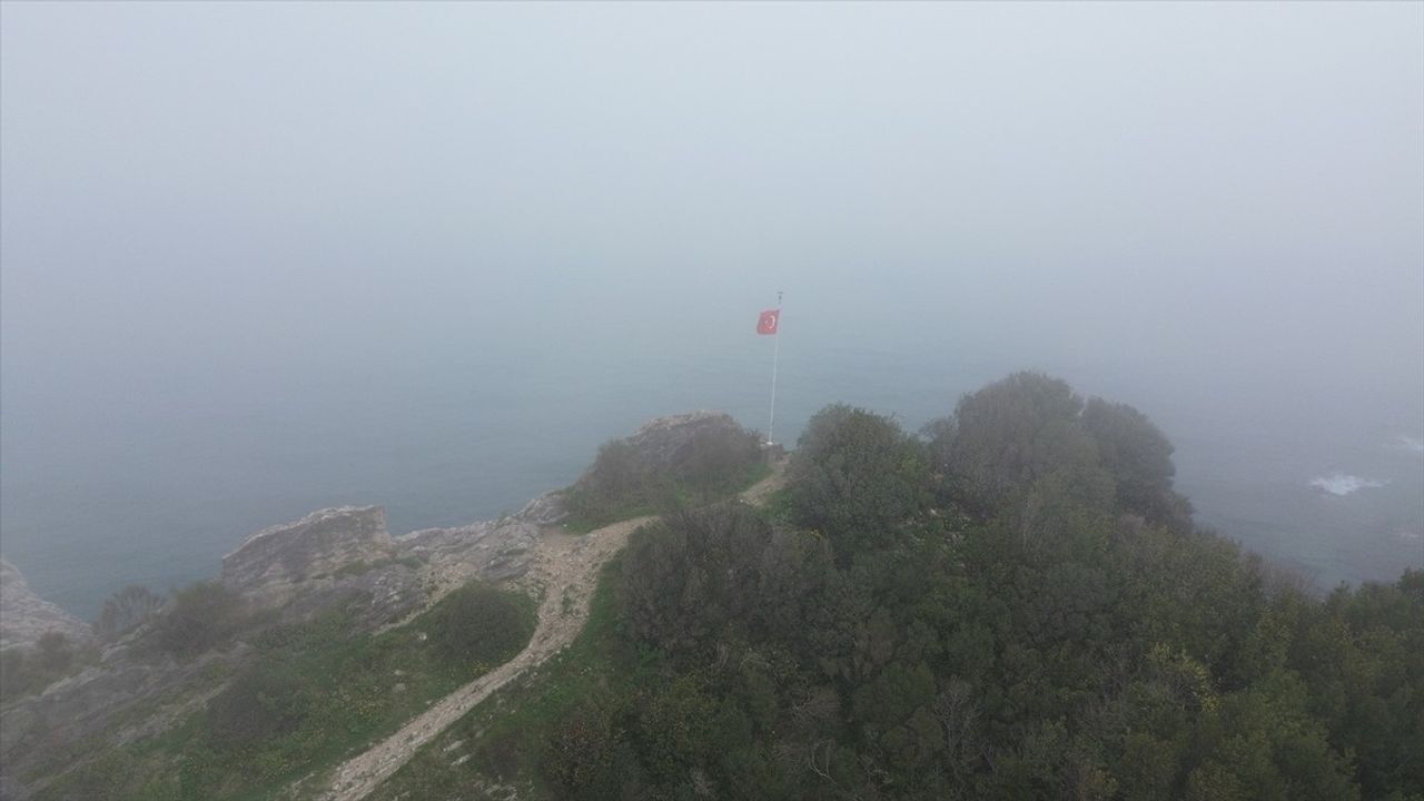 Karadeniz Sahilinde Görülen Büyüleyici Sis Manzarası Dronla Belgelendi