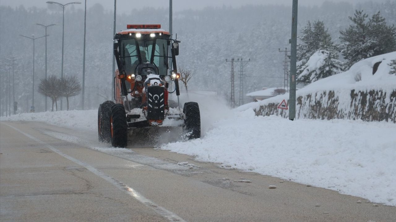 Kastamonu'da Kar Kalınlığı 50 Santimetreyi Aştı