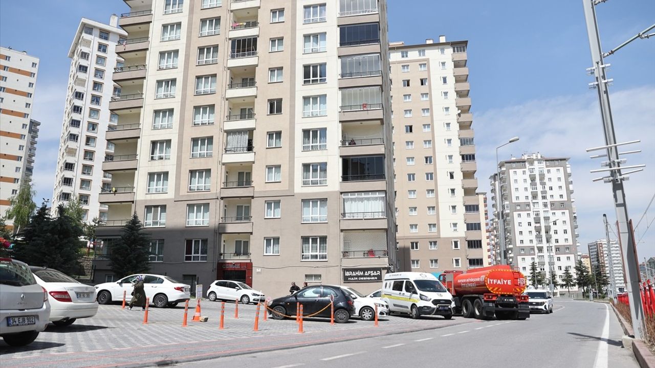Kayseri'de Apartmanda Yangın Çıktı