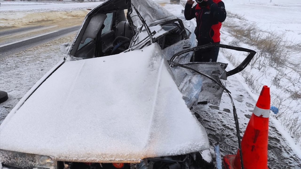 Kayseri'de Tır ile Çarpışma: İki Hayat Kaybı