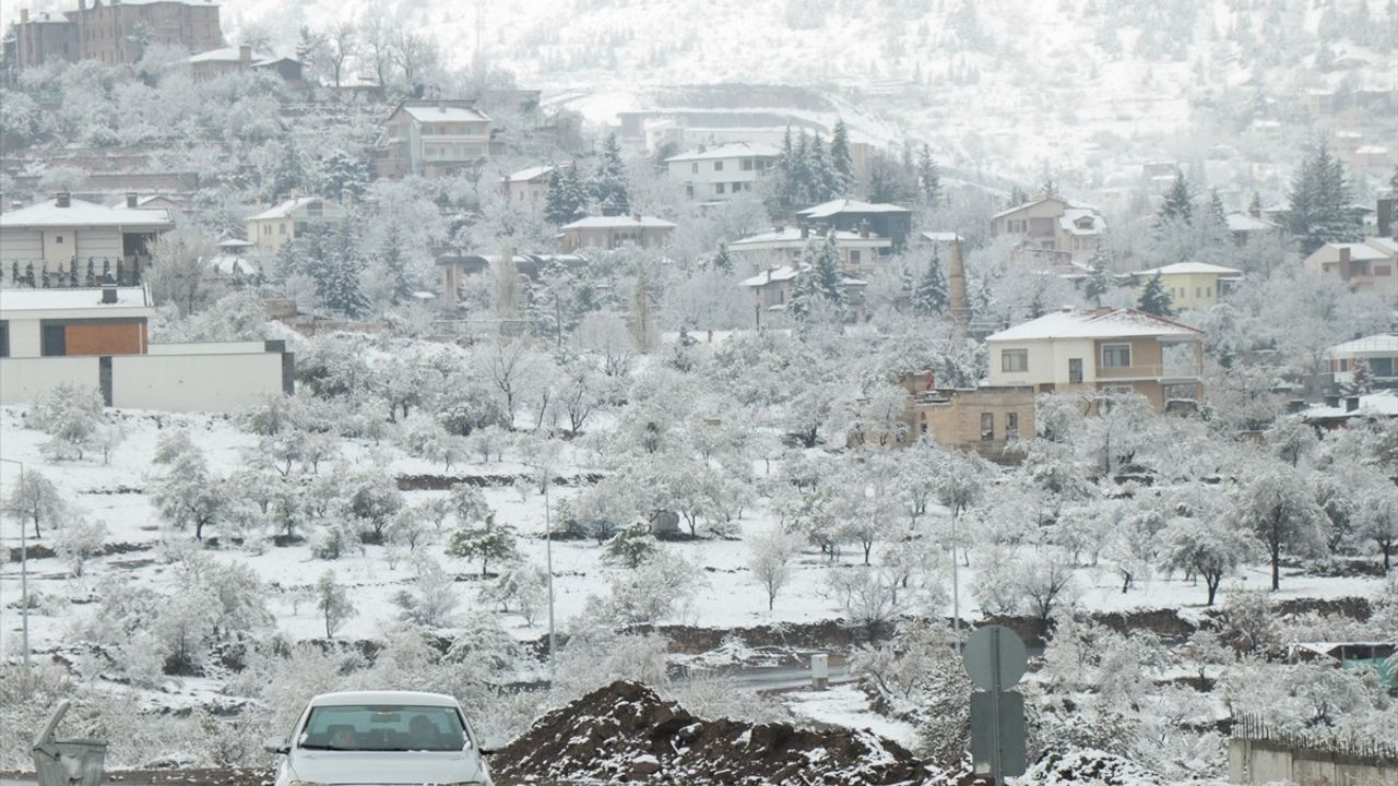 Kayseri'nin Yüksek Kesimlerinde Kar Yağışı Hâkim