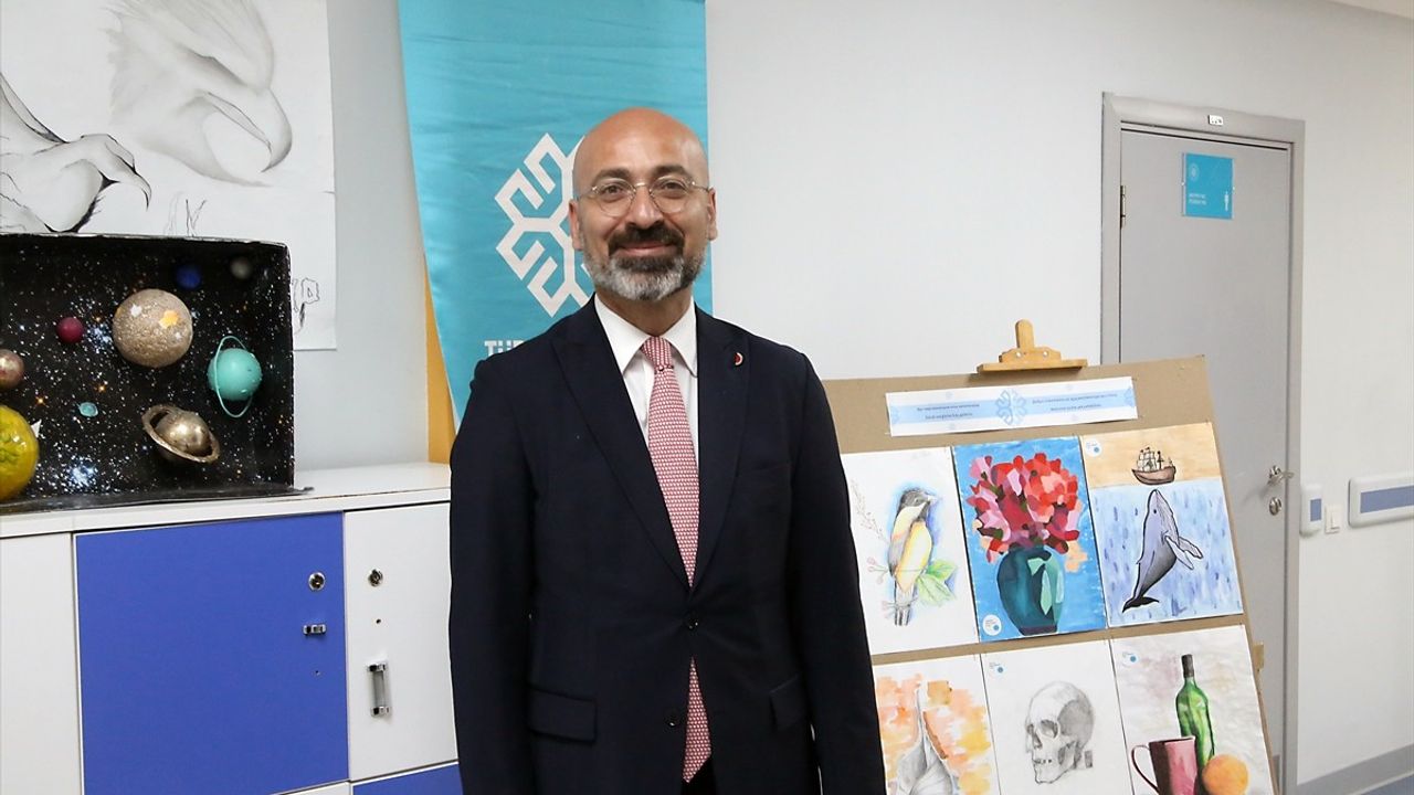 Kırgızistan'da Gençlere Yönelik Konferans Düzenlendi