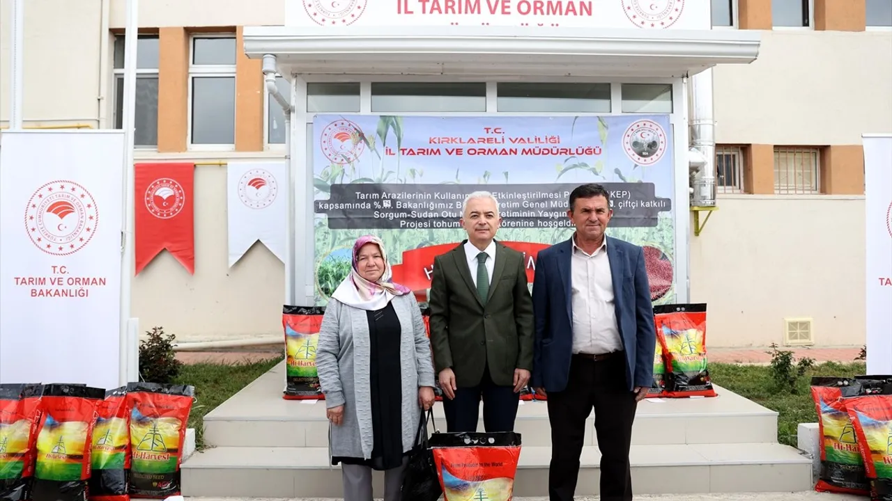 Kırklareli'de Çiftçilere Kuraklığa Dayanıklı Sorgum Otu Tohumu Dağıtıldı