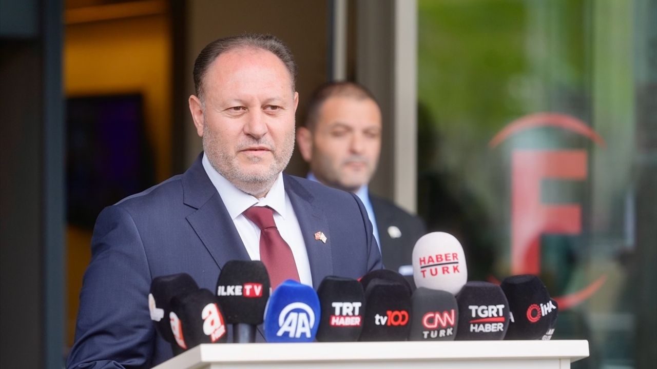 KKTC Meclis Başkanı Öztürkler'den Önder'e Geçmiş Olsun Ziyareti