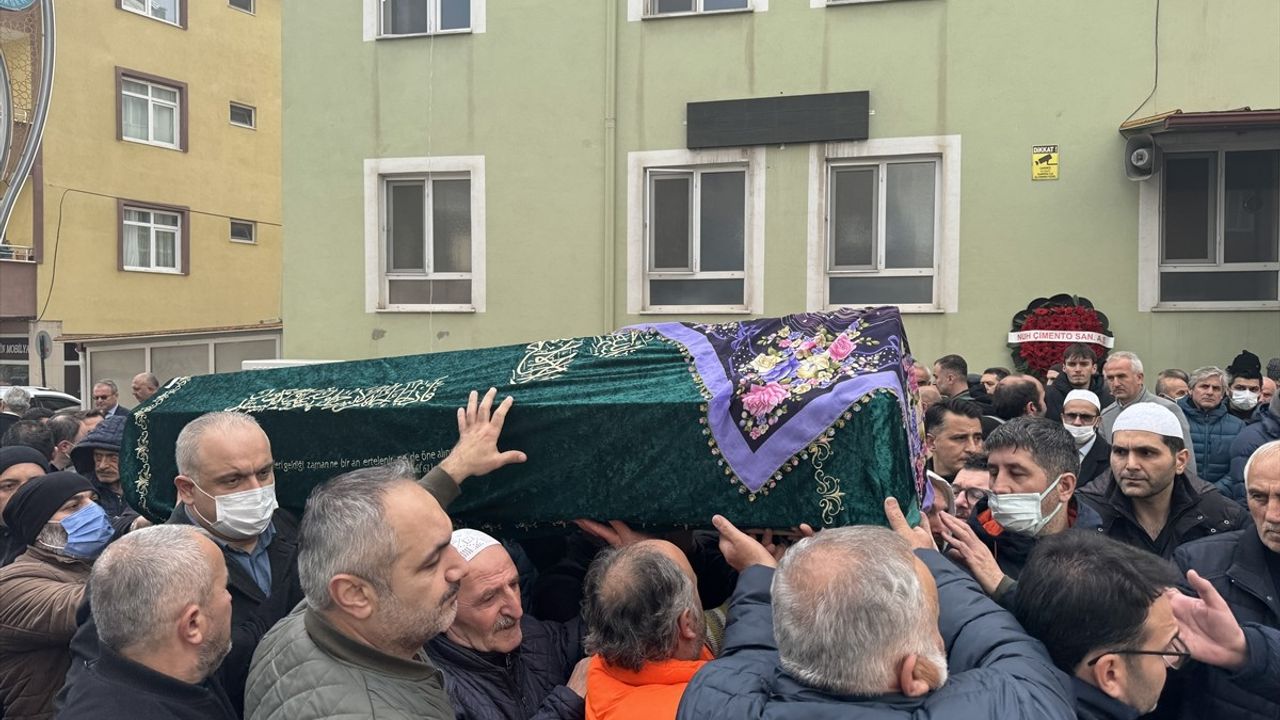 Kocaeli'de Menenjit Nedeniyle Hayatını Kaybeden Çocuk Defnedildi