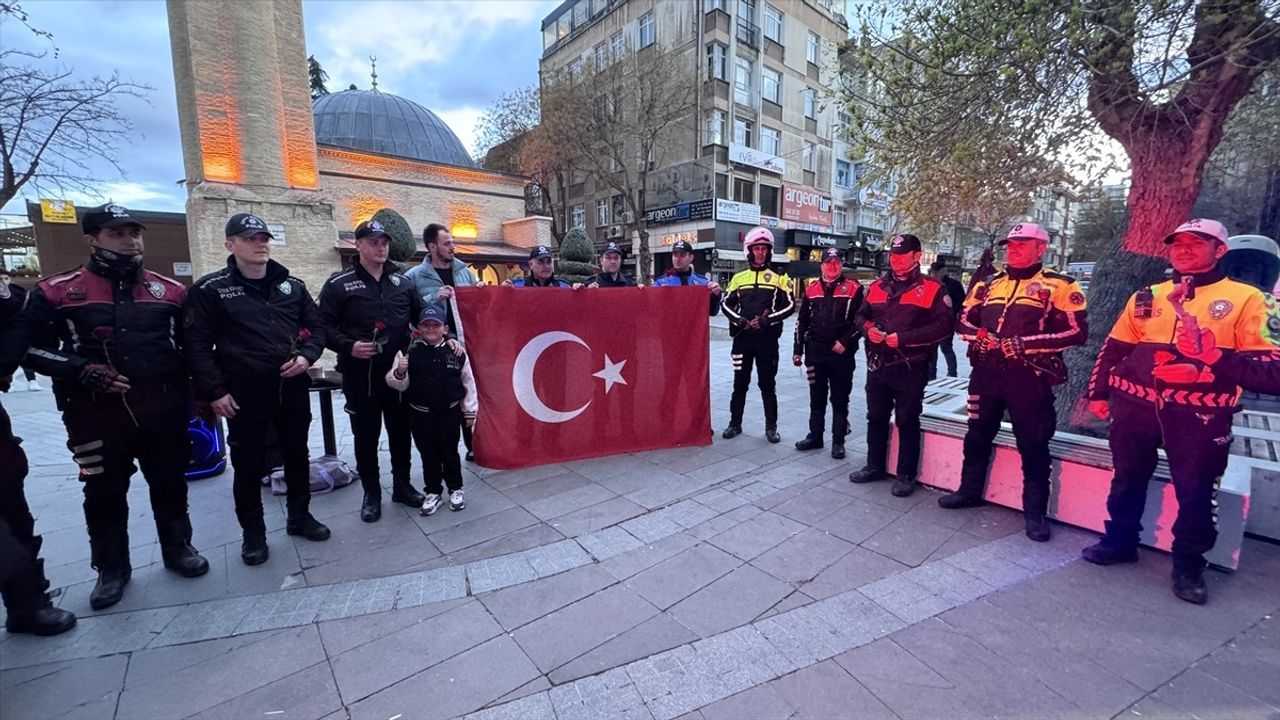Konya'da Polislere Sürpriz Kutlama