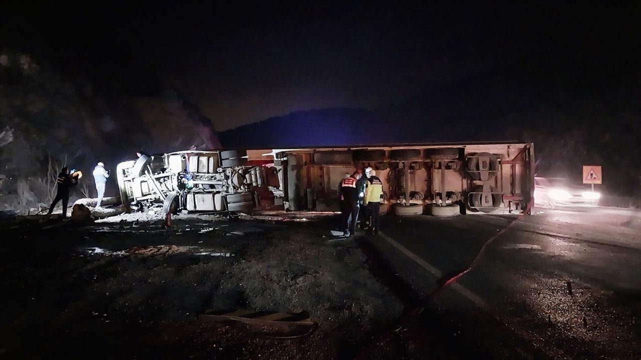 Kütahya'da Trafik Kazası: 1 Ölü, 1 Yaralı