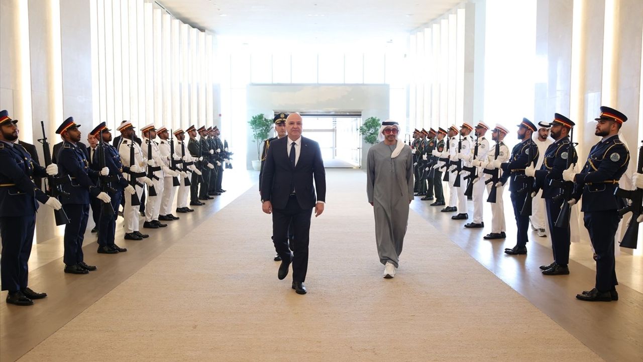 Lübnan ve BAE Liderleri İkili İlişkileri Görüştü