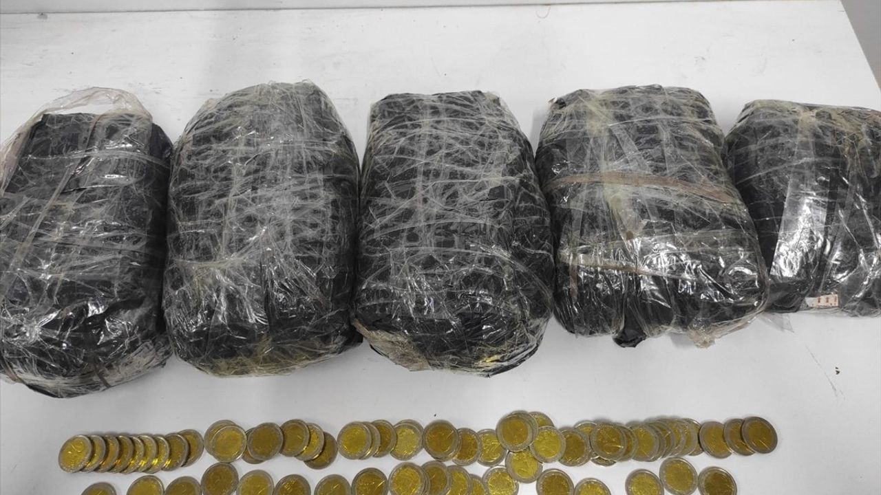 Mersin'de Sahte Para Operasyonu: 5 Şüpheli Yakalandı