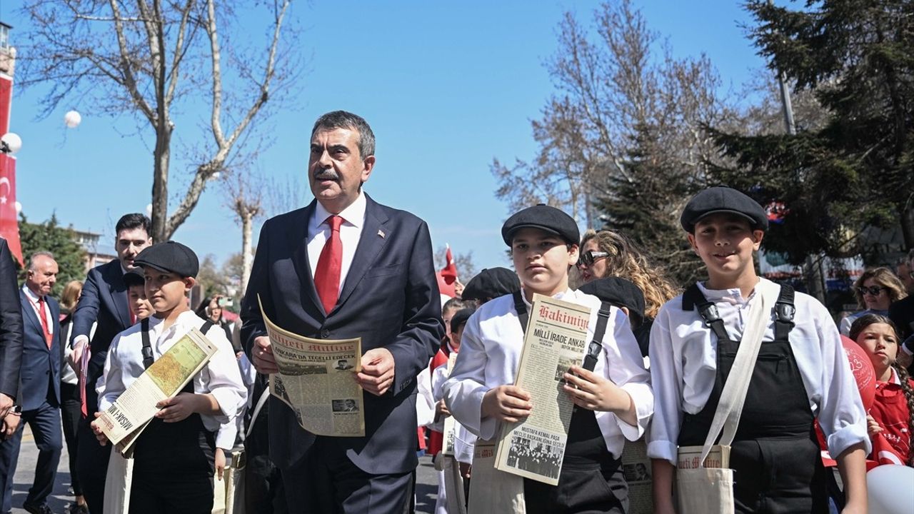 Milli Eğitim Bakanı Tekin'den 23 Nisan'a Özel Kutlama