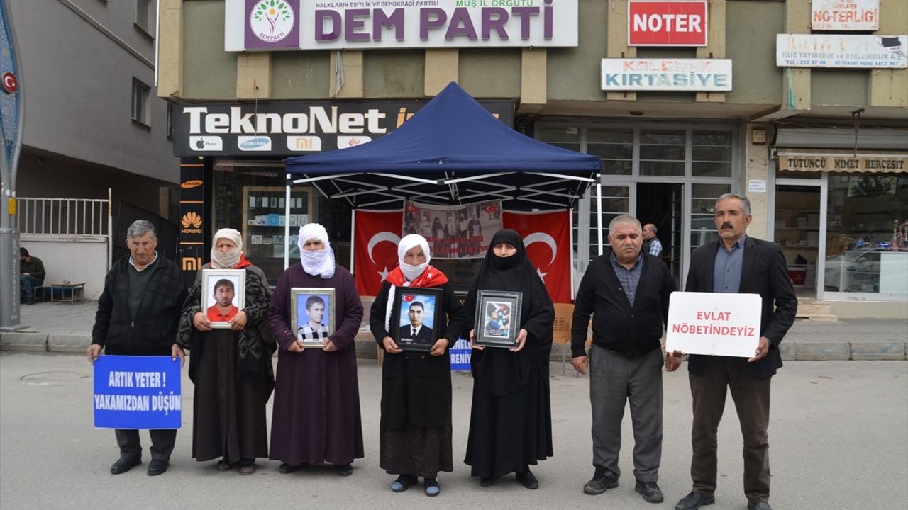Muş'ta Kaybolan Çocuklar İçin Ailelerin Eylemi Devam Ediyor