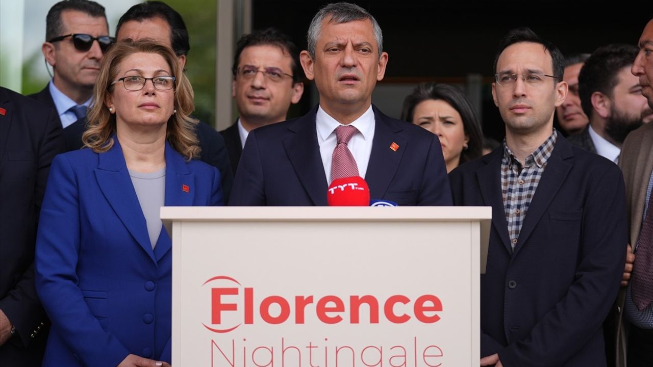 Özel, Sırrı Süreyya Önder'i Ziyaret Etti