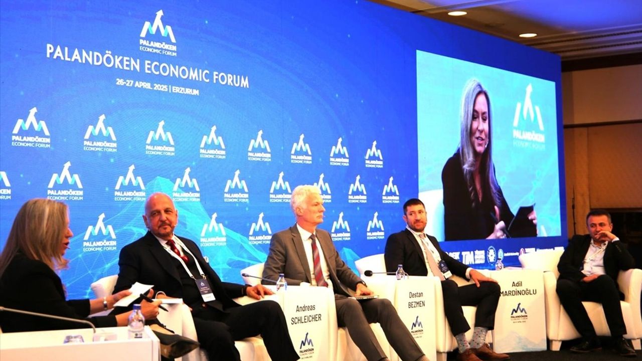 Palandöken Ekonomi Forumu'nda Yapay Zeka ve Gelecek Tartışıldı