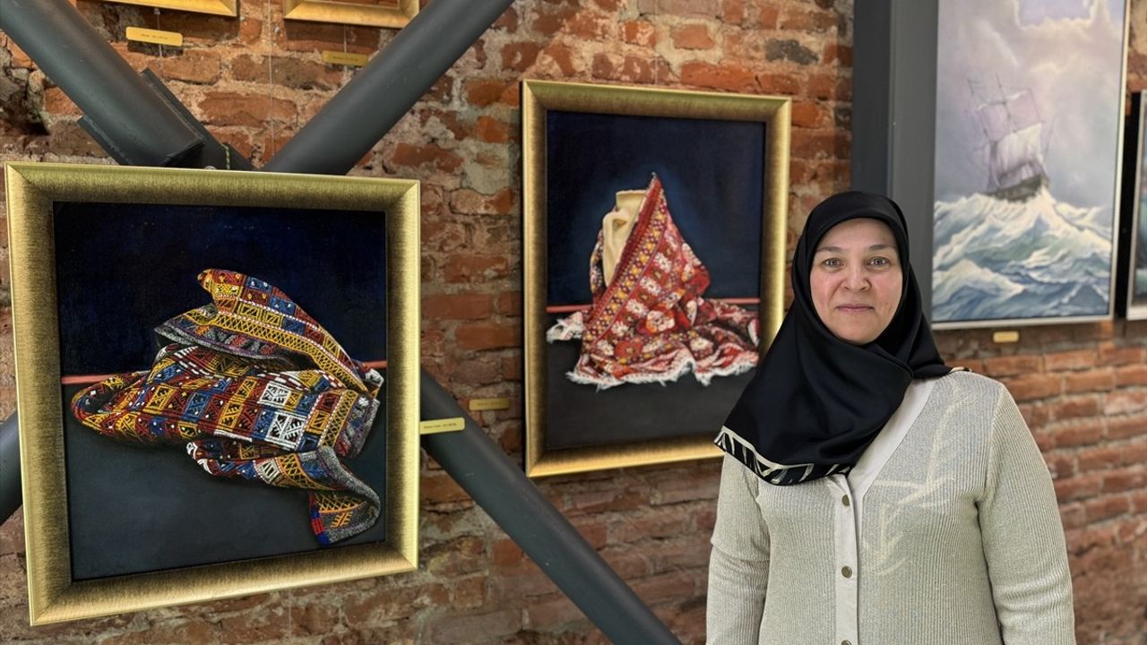 Ressam Gülşah Adaş'ın "Ahenk" Sergisi Sanatseverlerle Buluştu