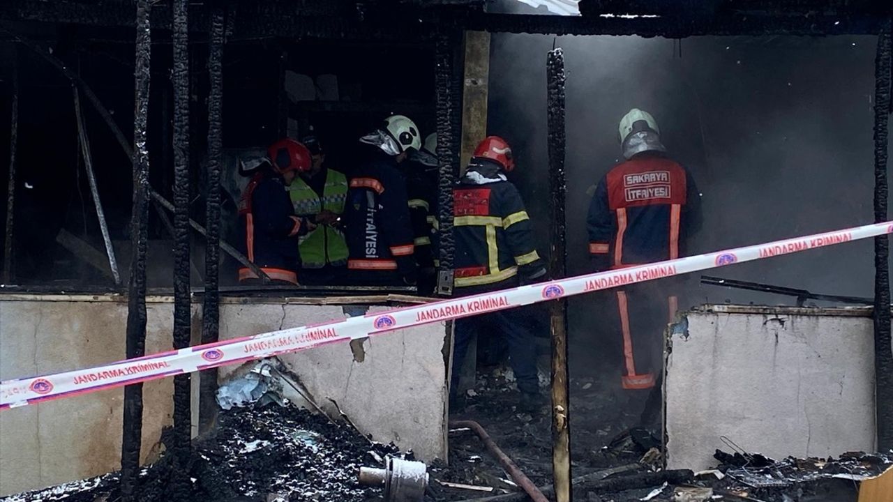 Sakarya'daki Yangında Hayatını Kaybeden İki Çocuk Zonguldak'ta Defnedildi