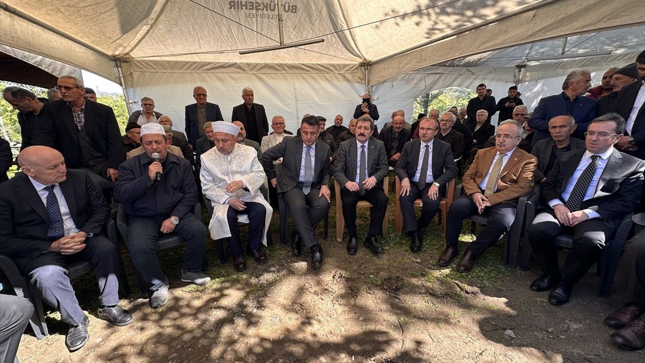 Samsun'daki Heyelan Felaketi: Baba ve İki Kızı Toprağa Verildi