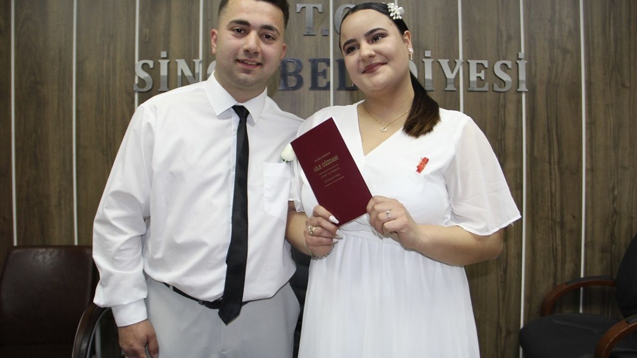 Sinop'ta Genç Çifti Faizsiz Kredi Desteğiyle Nikahlandılar