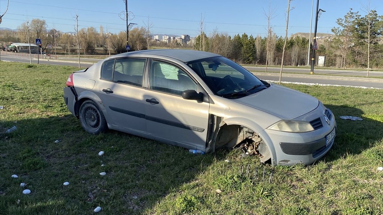 Sivas'ta Trafik Kazası: 4 Yaralı