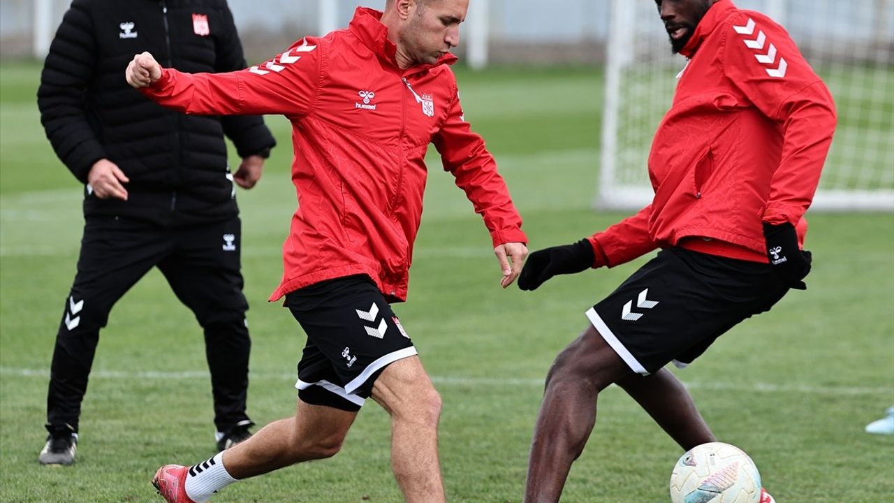 Sivasspor, Fenerbahçe Maçı Hazırlıklarını Sürdürüyor