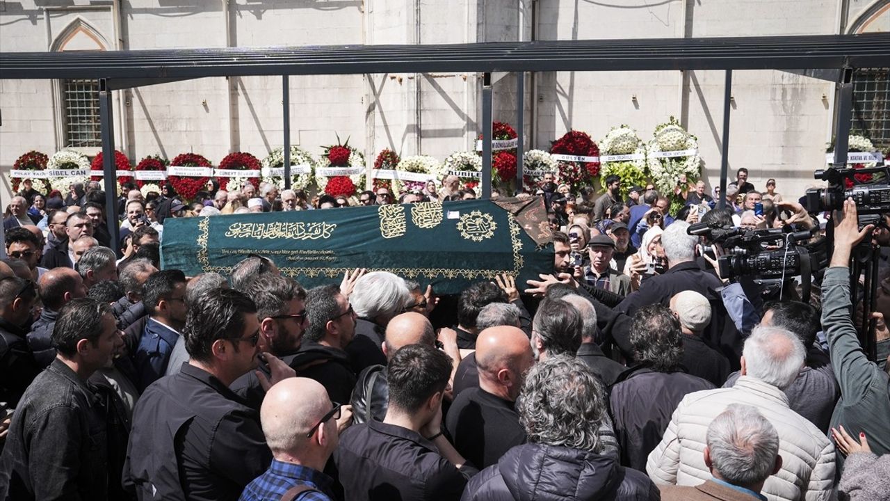Tarkan'ın Annesi Neşe Tevetoğlu Son Yolculuğuna Uğurlandı