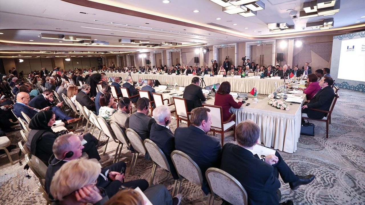 TBMM Başkanı Kurtulmuş, Adalet Temelli Küresel Sistem Vurgusu Yaptı