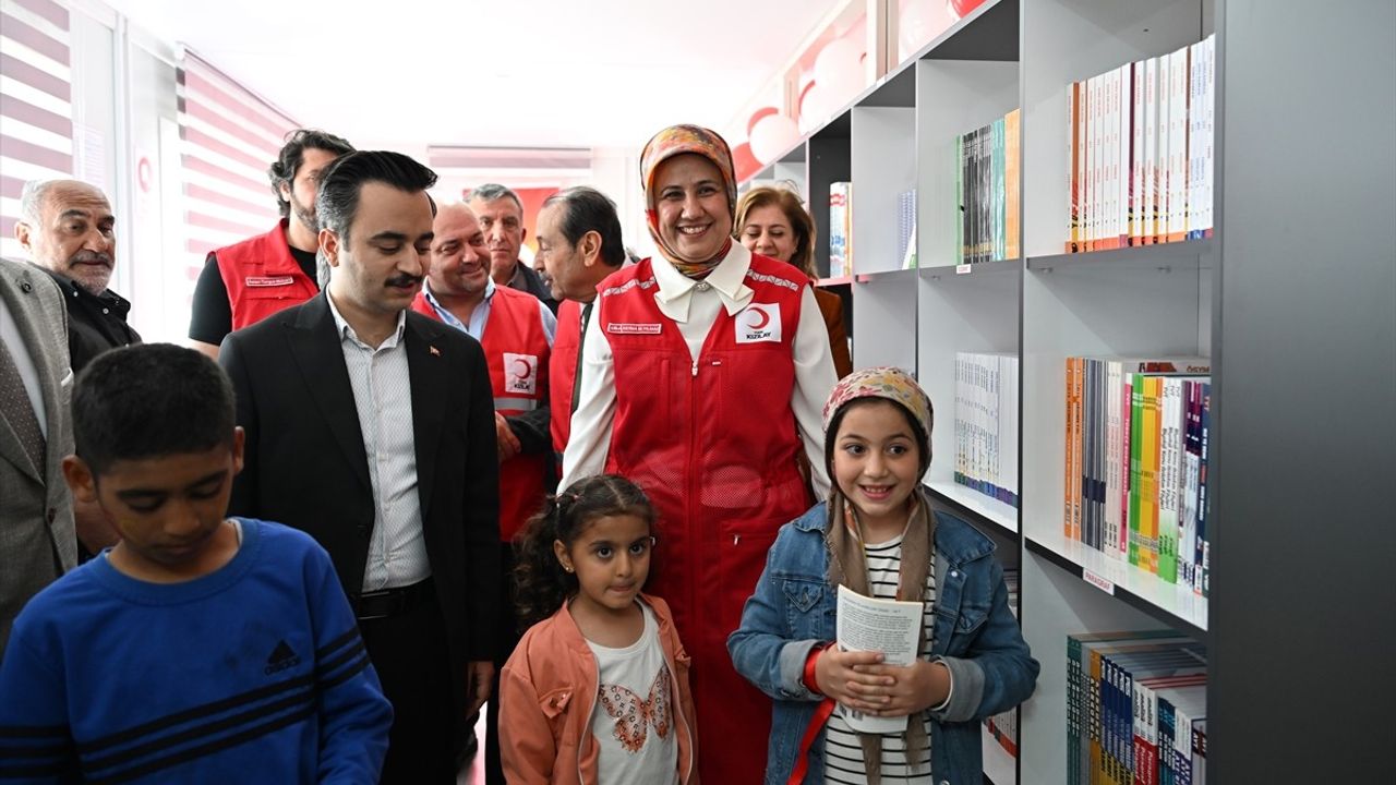 Türk Kızılay, Depremzede Çocuklar İçin 100. Yıl Kütüphanesi'ni Açtı