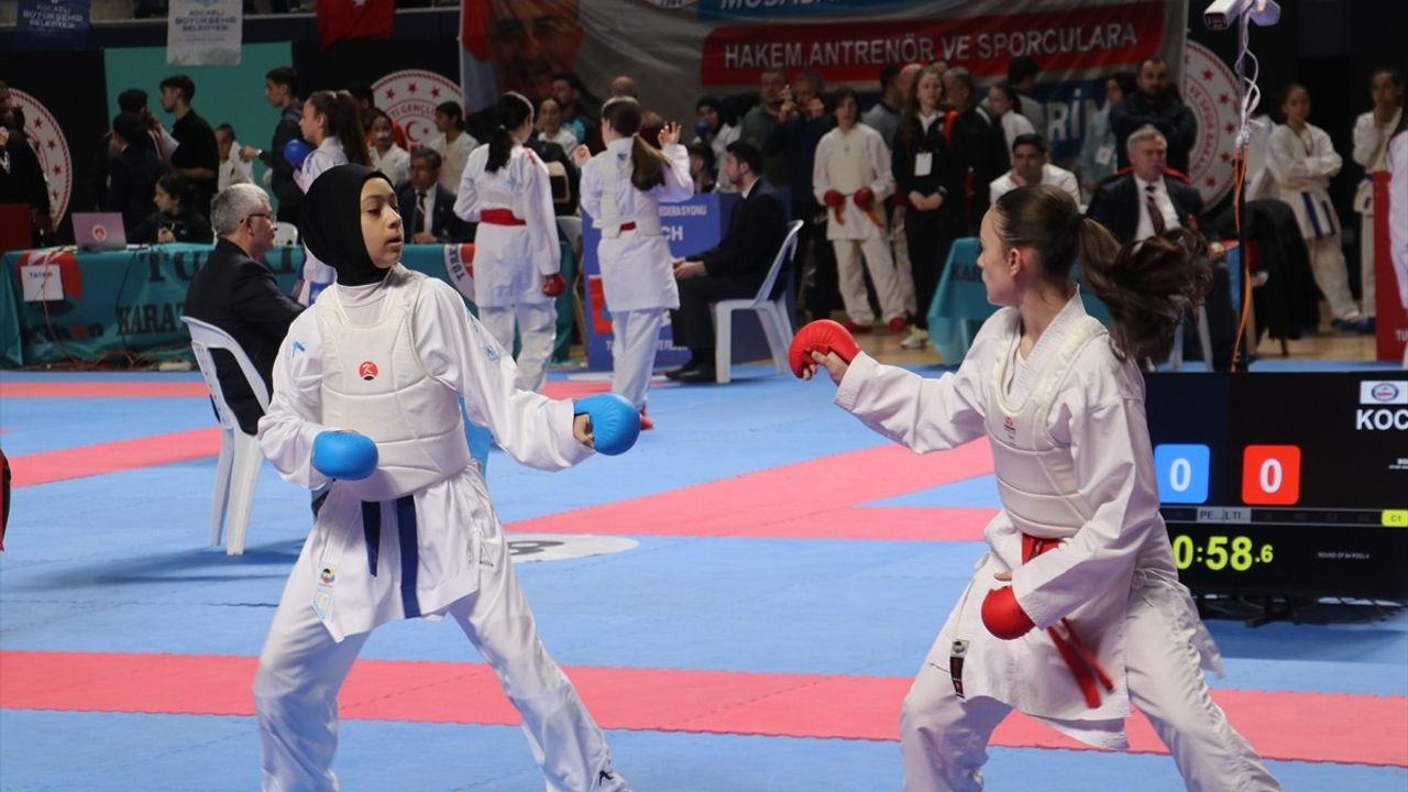 Türkiye Çocuklar Karate Şampiyonası Kocaeli'de Gerçekleşti