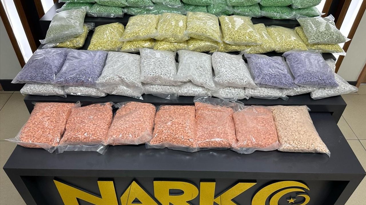 Uşak'ta 300 Bin Uyuşturucu Hap Ele Geçirildi