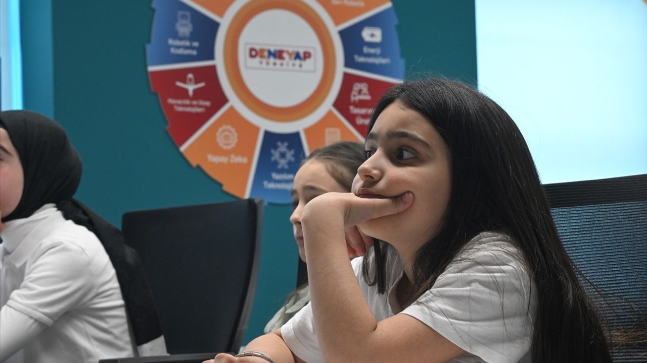 Uzaya Nasıl Çıktık? Etkinliği Millet Kütüphanesi'nde Gerçekleşti