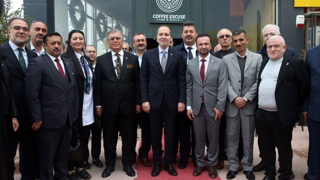 Yeniden Refah Partisi Genel Başkanı Fatih Erbakan Kastamonu'da Muhtarlarla Buluştu