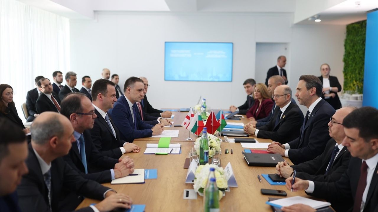 Yeşil Elektrik Projesi: Türkiye, Azerbaycan, Bulgaristan ve Gürcistan Arasında Mutabakat İmzalandı