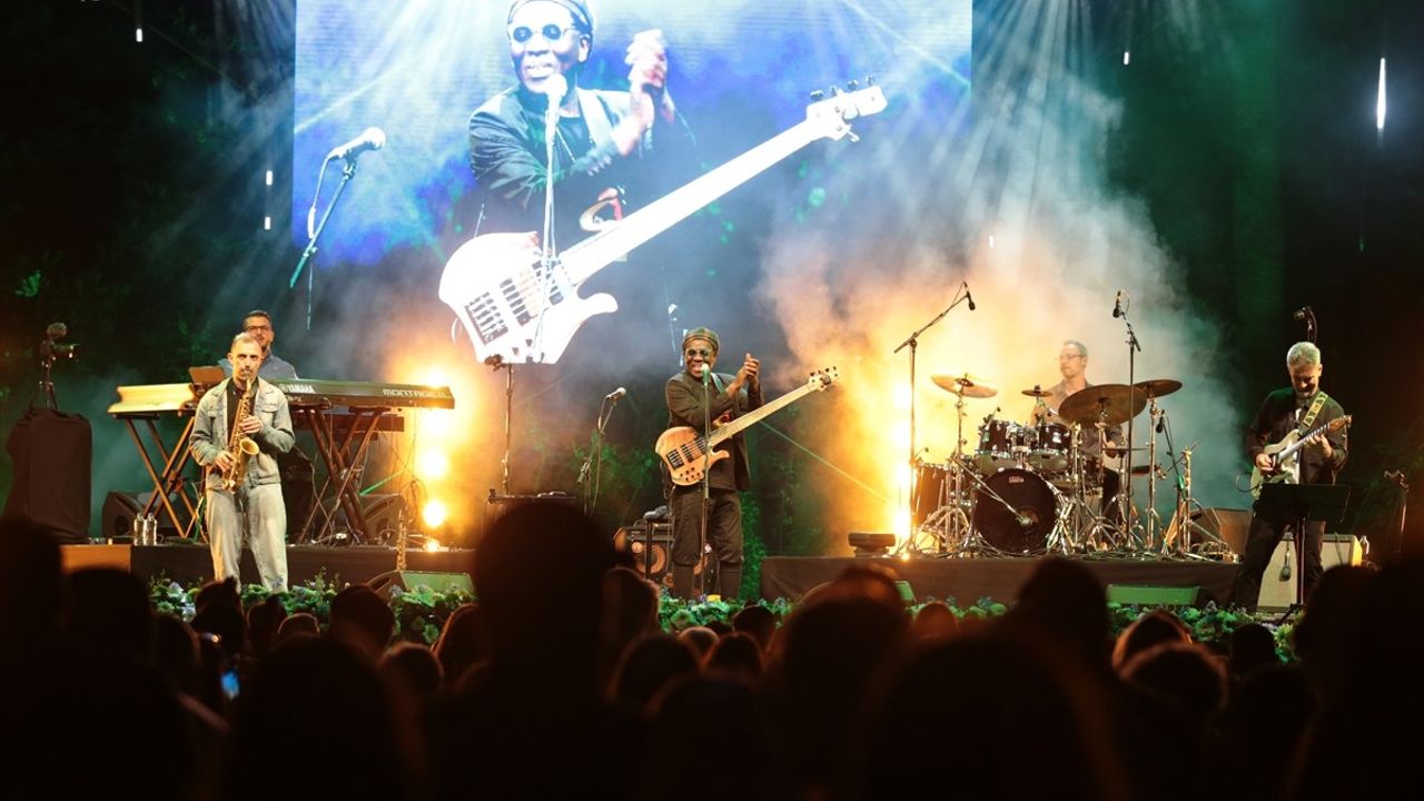 8. Antalya Akra Caz Festivali’nde Richard Bona İzdiham Yarattı