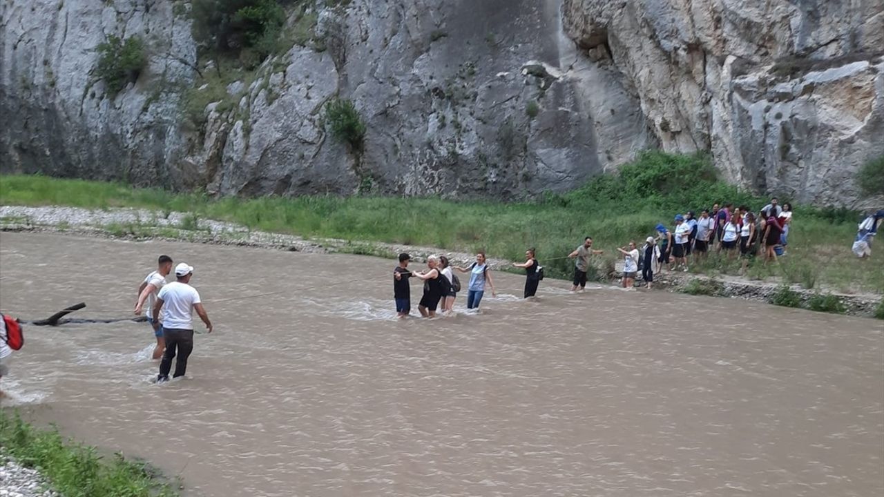 Adana'da Kapıkaya Kanyonu'ndaki Mahsur Kalma Olayı