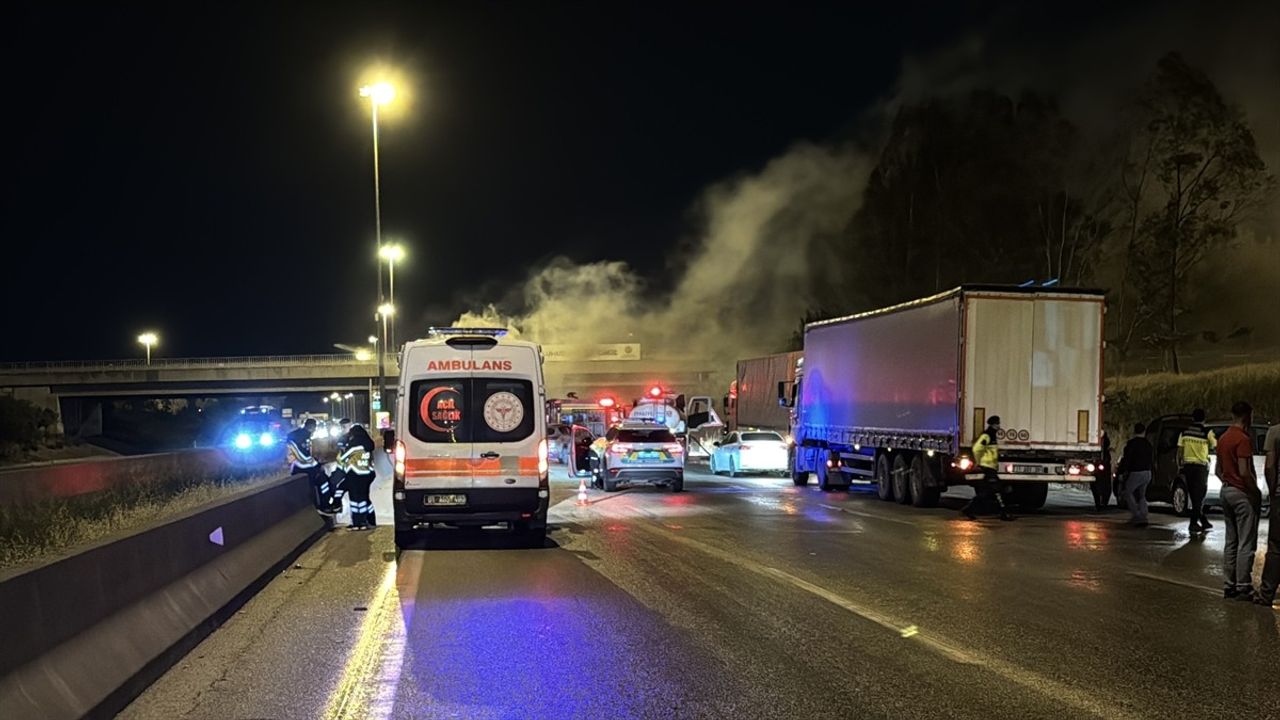 Adana'da Kaza: Cip Alev Aldı, İki Yaralı