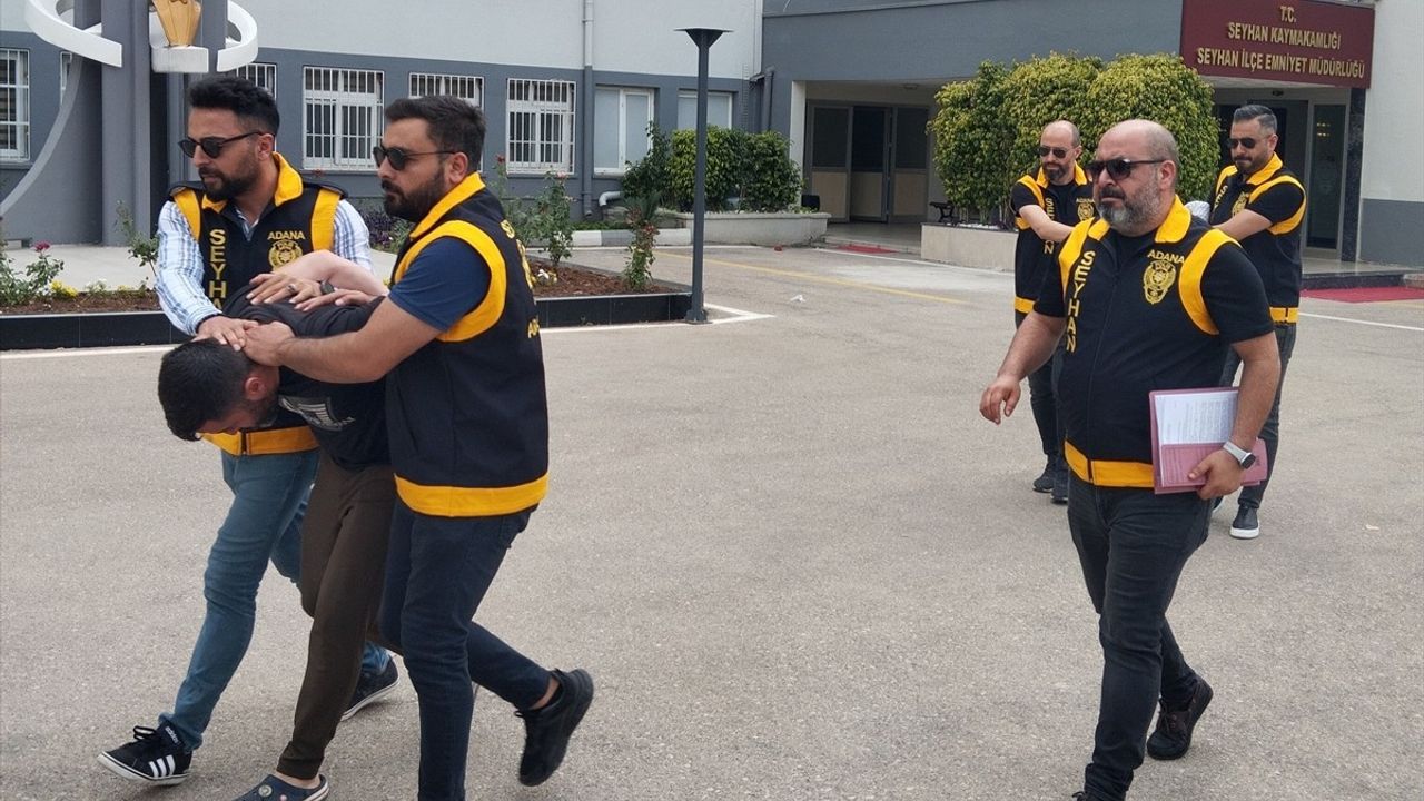 Adana'da Ruhsatsız Silah Operasyonu: 3 Kardeş Gözaltına Alındı