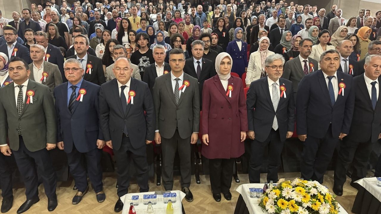Afyonkarahisar'da Öğretmen Akademileri Kapanış Programı