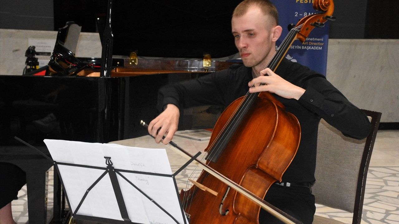 Afyonkarahisar Klasik Müzik Festivali'nde Çekya'nın Ars Essendi Üçlüsü Konser Verdi