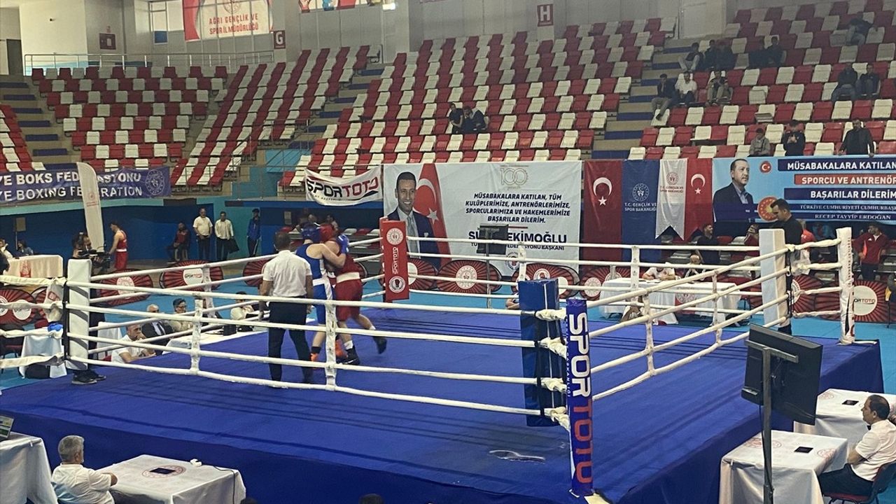 Ağrı'da Genç Erkekler Türkiye Ferdi Boks Şampiyonası Tamamlandı