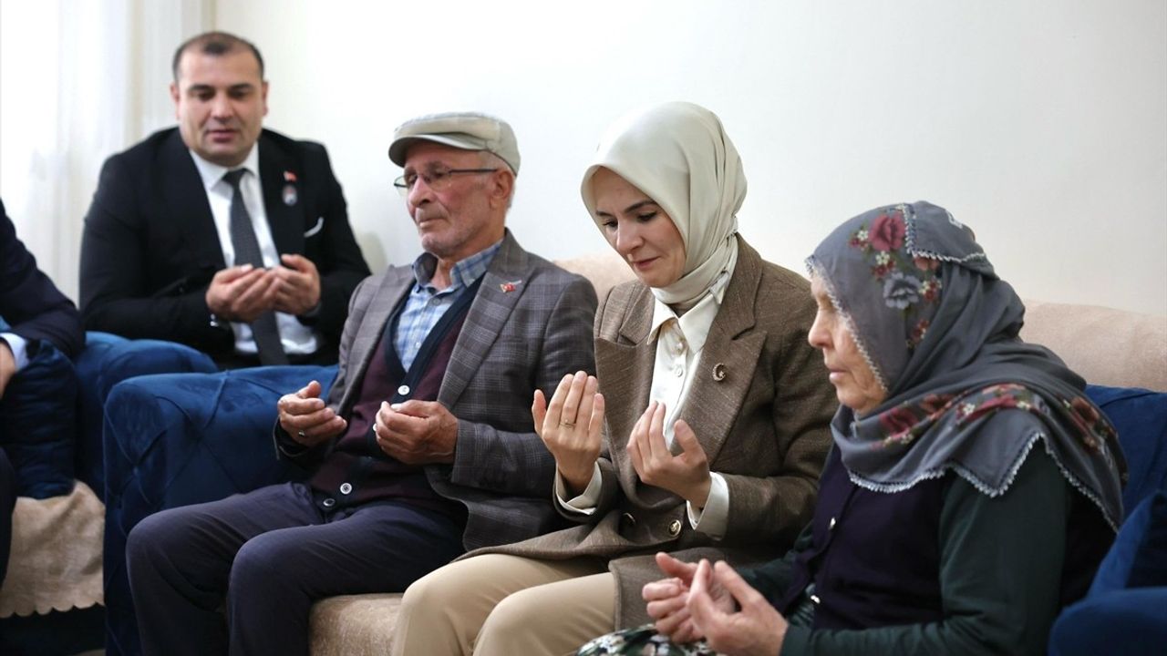 Aile ve Sosyal Hizmetler Bakanı, Yozgat'taki Şehit Ailesini Ziyaret Etti