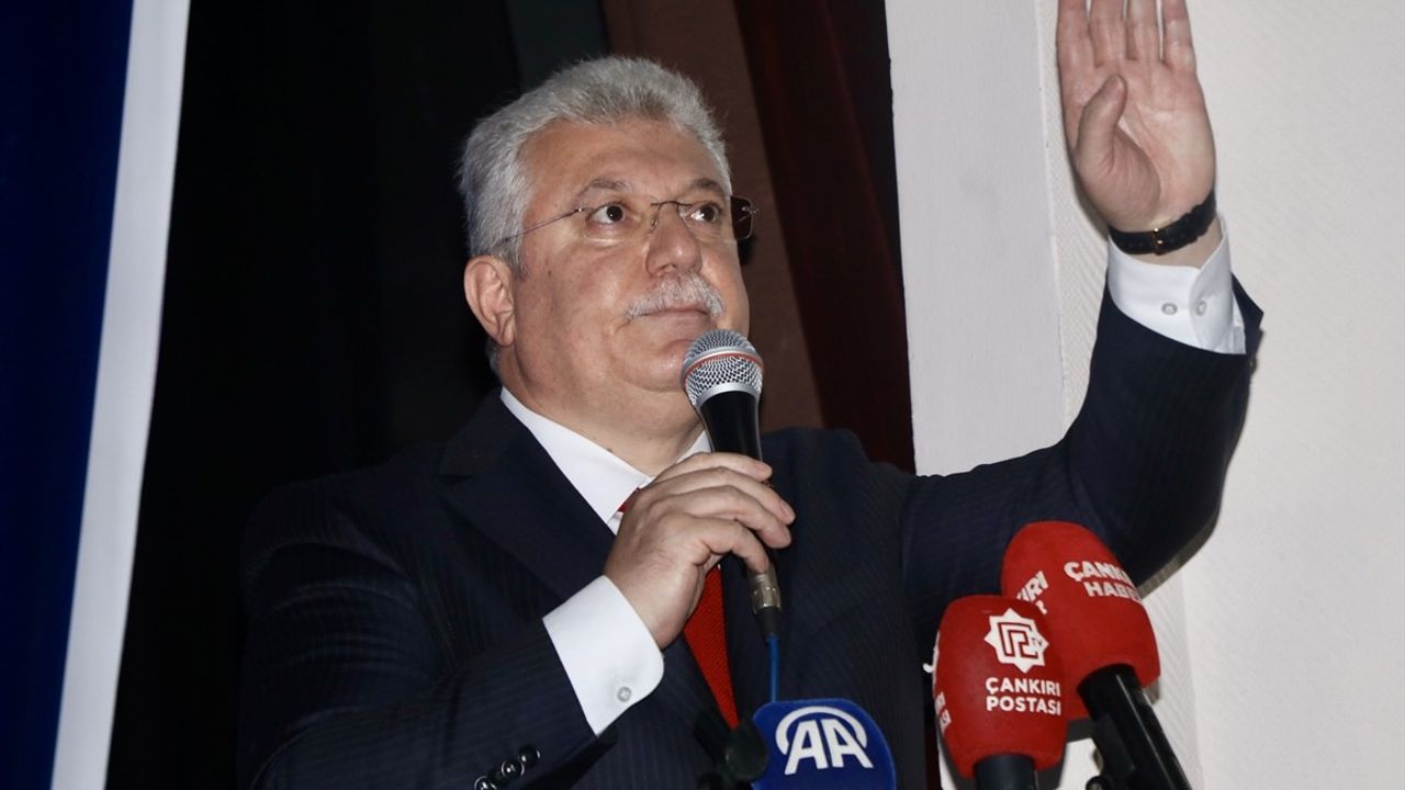 AK Parti'den Yeni Anayasa ve Ekonomik İyileştirme Vurgusu