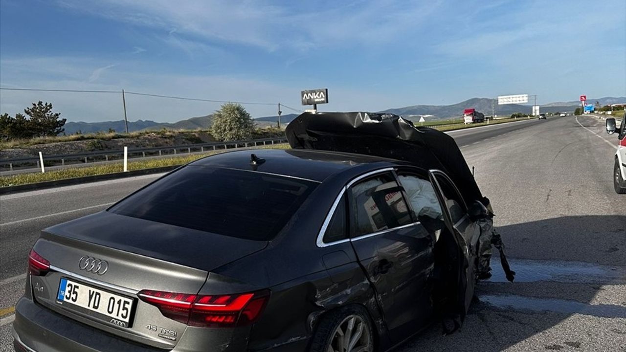 AK Parti Eski Milletvekili İlknur Denizli ve Eşi Trafik Kazasında Yaralandı